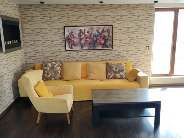 Дава се под наем Двустаен апартамент в София, Център - 220 кв.м за 947.58 € - Снимка #1
