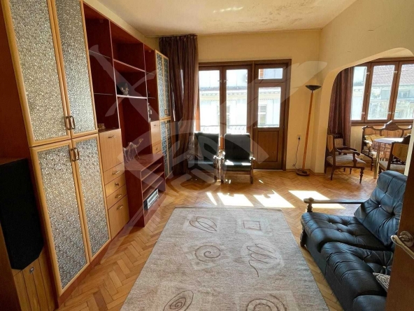 Тристаен апартамент в Пловдив, Център - 104 кв.м за 1962 €/кв.м - Снимка #1