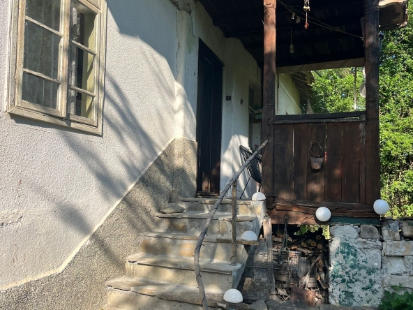 Къща в с. Голям извор, Област Ловеч - 156 кв.м за 258 €/кв.м - Снимка #1