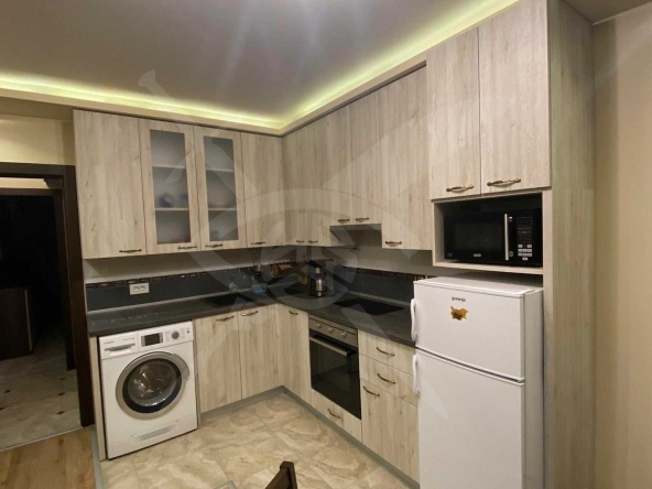 Дава се под наем Двустаен апартамент в Варна, Център - 45 кв.м за 698.19 € - Снимка #1