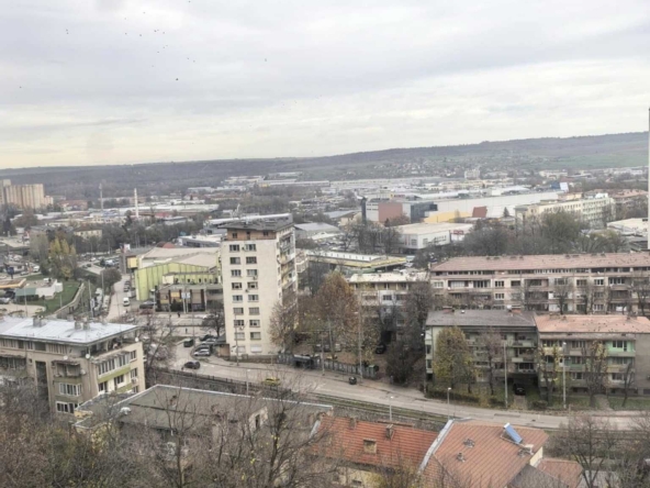 Тристаен апартамент в Плевен, Идеален център - 106 кв.м за 674 €/кв.м - Снимка #1