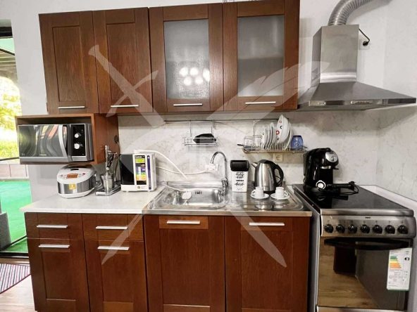 Дава се под наем Двустаен апартамент в к.к. Св.Св. Константин и Елена - 56 кв.м за 598.23 € - Снимка #1