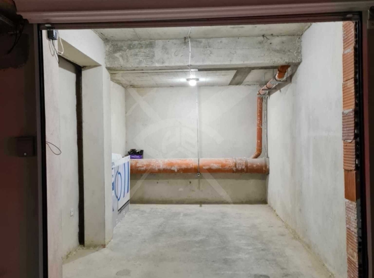 Гараж / Паркомясто в Пловдив, Южен - 20 кв.м за 498 €/кв.м - Снимка #1