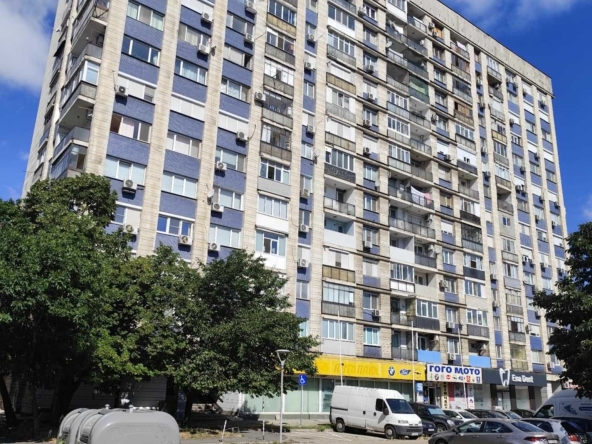 Двустаен апартамент в Русе, Широк център - 49 кв.м за 1145 €/кв.м - Снимка #1