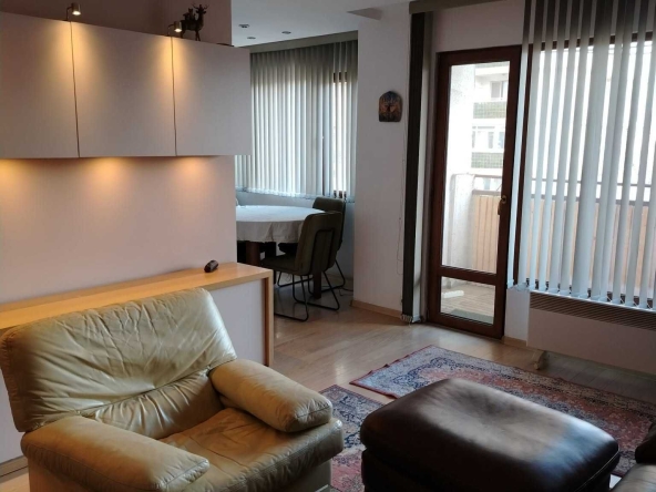 Тристаен апартамент в Пазарджик, Център - 91 кв.м за 729 €/кв.м - Снимка #1