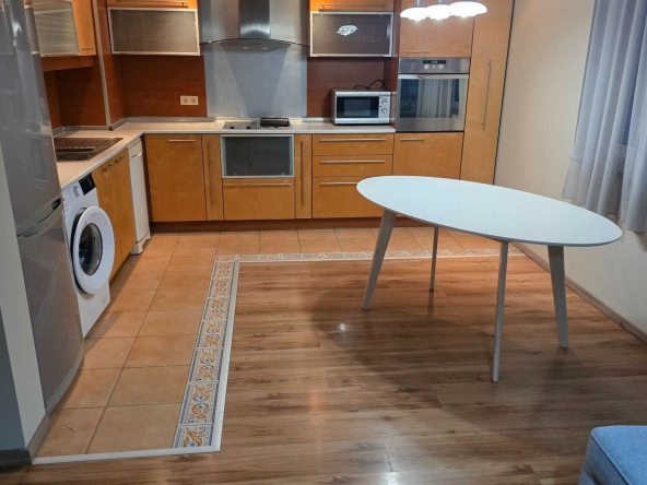 Тристаен апартамент в Варна, Окръжна болница - 80 кв.м за 1626 €/кв.м - Снимка #1