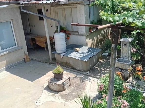 Къща в с. Козаревец, Област Велико Търново - 1060 кв.м за 41 €/кв.м - Снимка #1