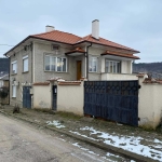 Къща в с. Присово, Област Велико Търново - 240 кв.м за 551 €/кв.м - Снимка #1