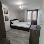 Дава се под наем Къща в Мездра - 90 кв.м за 298.86 € - Снимка #1