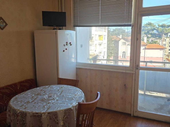 Тристаен апартамент в Казанлък - 76 кв.м за 698 €/кв.м - Снимка #1