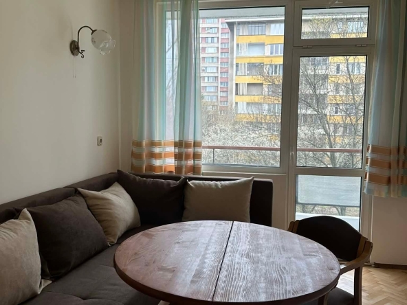 Дава се под наем Тристаен апартамент в София, Хиподрума - 80 кв.м за 648.21 € - Снимка #1