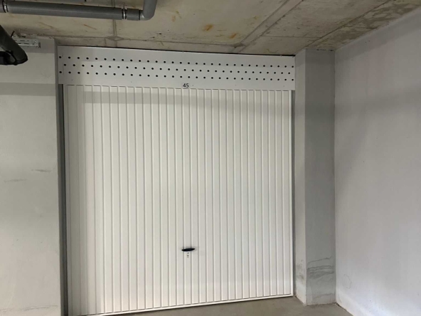 Дава се под наем Гараж / Паркомясто в София, Овча купел 2 - 20 кв.м за 109.65 € - Снимка #1