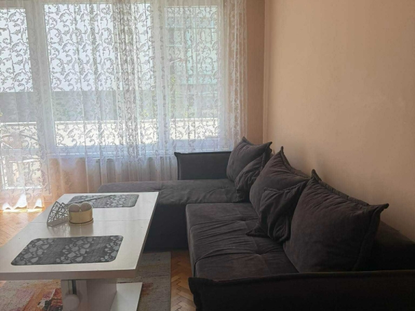Дава се под наем Тристаен апартамент в София, Лозенец - 90 кв.м за 847.62 € - Снимка #1
