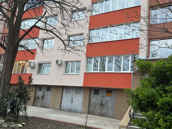 Четиристаен апартамент в Гълъбово - 70 кв.м за 255 €/кв.м - Снимка #1