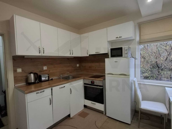 Дава се под наем Двустаен апартамент в Варна, Цветен квартал - 60 кв.м за 423.81 € - Снимка #1