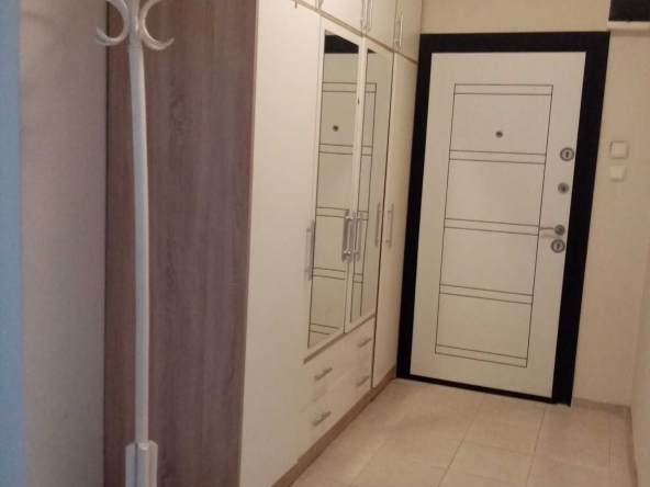 Дава се под наем Двустаен апартамент в Перник, Изток - 64 кв.м за 448.8 € - Снимка #1