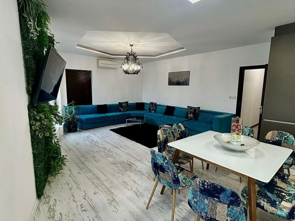 Дава се под наем Тристаен апартамент в Варна, Център - 100 кв.м за 1097.01 € - Снимка #1