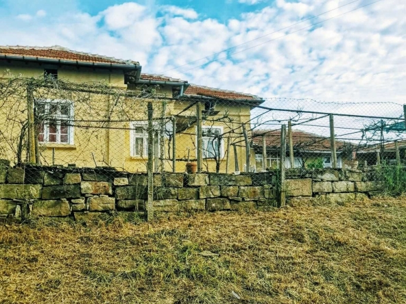 Къща в Варна, Трошево - 100 кв.м за 229 €/кв.м - Снимка #1