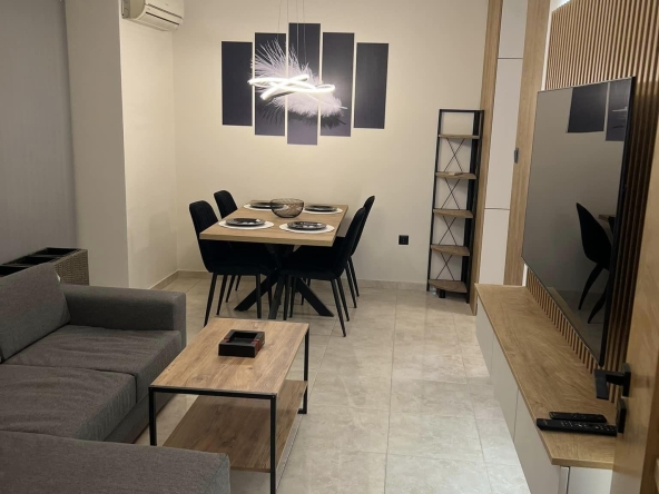 Дава се под наем Тристаен апартамент в Пловдив, Център - 80 кв.м за 698.19 € - Снимка #1