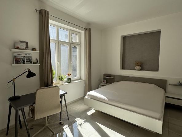 Дава се под наем Двустаен апартамент в София, Център - 55 кв.м за 847.62 € - Снимка #1