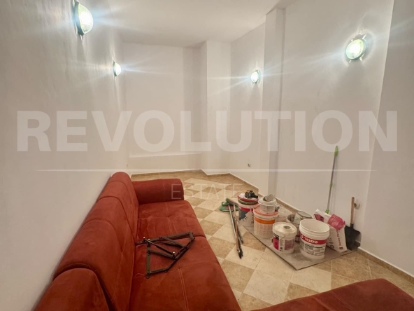 Магазин в Пловдив, Център - 65 кв.м за 1293 €/кв.м - Снимка #1