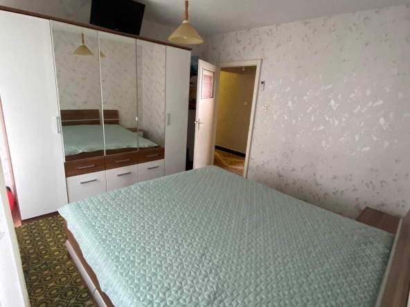 Дава се под наем Двустаен апартамент в Бургас, Славейков - 57 кв.м за 306 € - Снимка #1