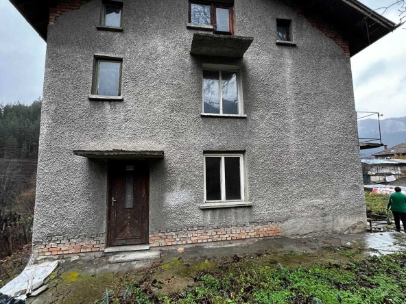 Къща в с. Томпсън, Област София-област - 228 кв.м за 406 €/кв.м - Снимка #1