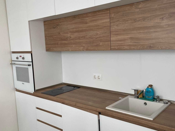 Дава се под наем Едностаен апартамент в София, Оборище - 75 кв.м за 700 € - Снимка #1