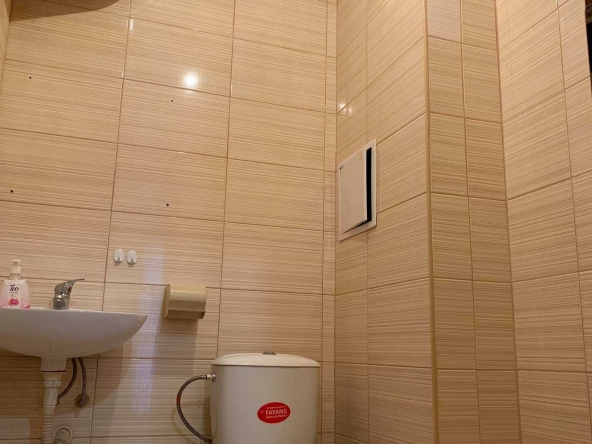 Дава се под наем Двустаен апартамент в Бургас, Център - 55 кв.м за 204 € - Снимка #1