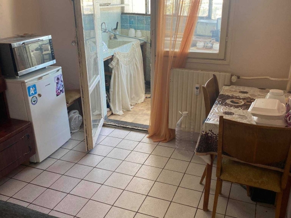 Дава се под наем Двустаен апартамент в Пловдив, Каменица 1 - 48 кв.м за 193.8 € - Снимка #1