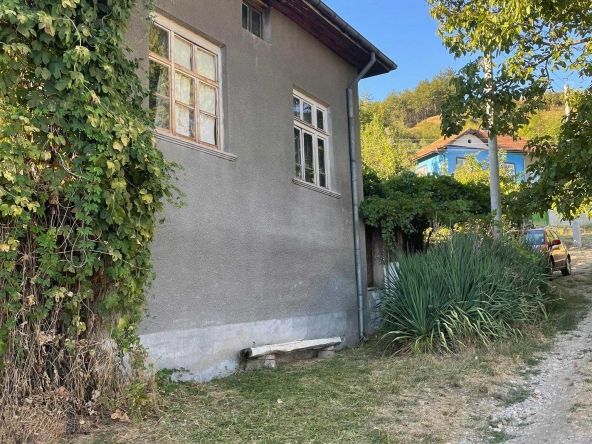 Къща в с. Раждавица, Област Кюстендил - 230 кв.м за 174 €/кв.м - Снимка #1