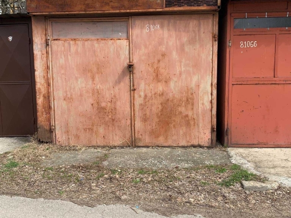 Гараж / Паркомясто в Габрово, Център - 12 кв.м за 183 €/кв.м - Снимка #1