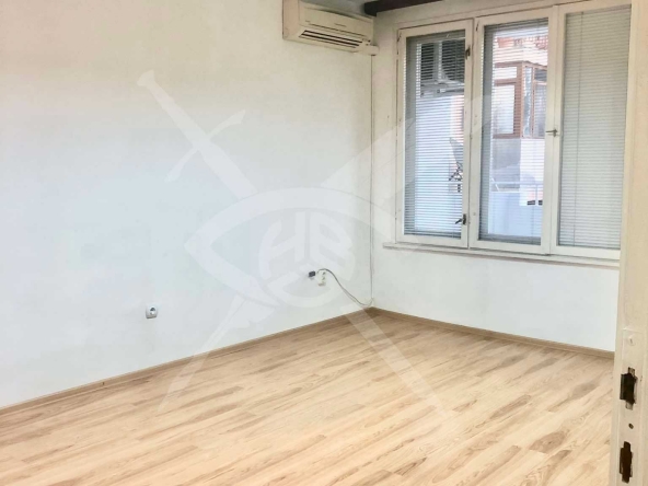 Дава се под наем Офис в Варна, ВИНС - 100 кв.м за 430 € - Снимка #1