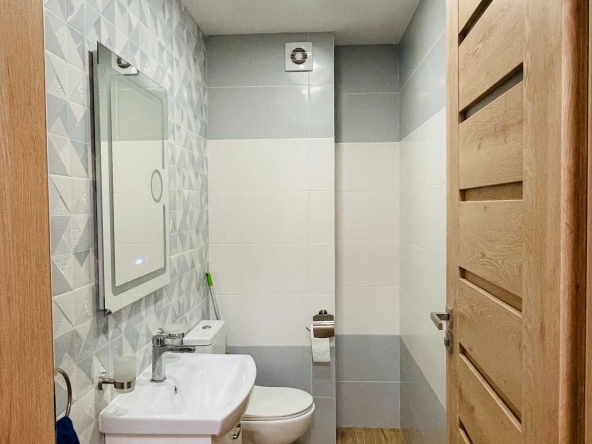 Дава се под наем Тристаен апартамент в София, Зона Б-19 - 110 кв.м за 800 € - Снимка #1