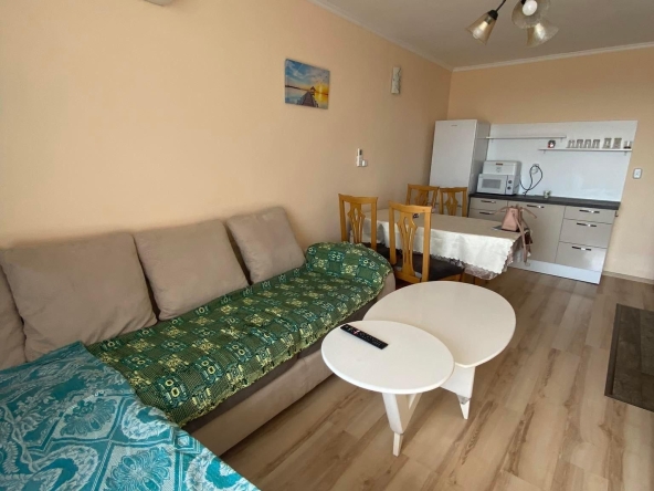 Дава се под наем Тристаен апартамент в Варна, Погреби - 70 кв.м за 750 € - Снимка #1