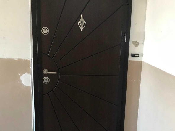 Тристаен апартамент в Плевен, Мара Денчева - 115 кв.м за 953 €/кв.м - Снимка #1