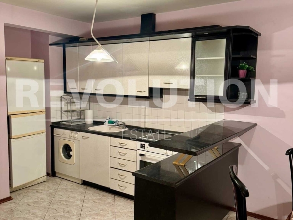 Тристаен апартамент в Пловдив, Кършияка - 100 кв.м за 1900 €/кв.м - Снимка #1