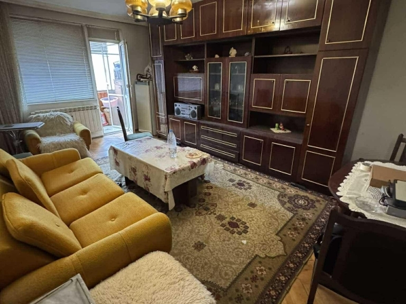 Дава се под наем Двустаен апартамент в Пловдив, Гагарин - 60 кв.м за 280 € - Снимка #1