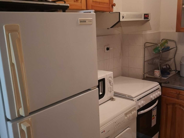 Дава се под наем Едностаен апартамент в Бургас, Лазур - 45 кв.м за 140.25 € - Снимка #1