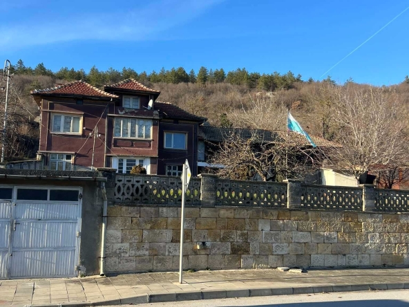 Къща в с. Кривня, Област Русе - 230 кв.м за 160 €/кв.м - Снимка #1