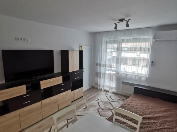Дава се под наем Едностаен апартамент в Бургас, Лазур - 34 кв.м за 306 € - Снимка #1