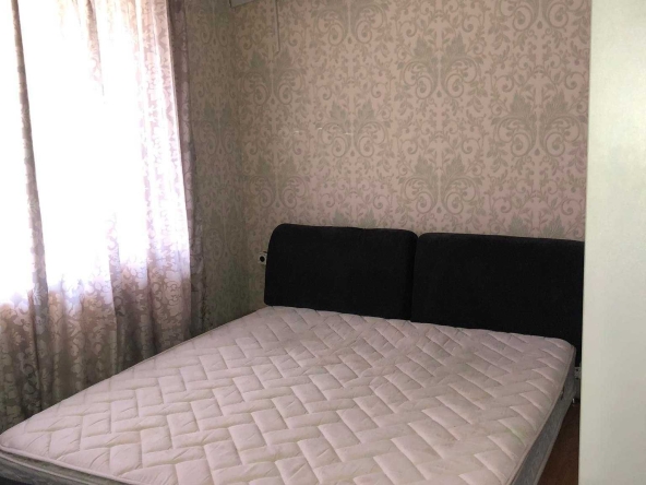 Дава се под наем Тристаен апартамент в Бургас, Зорница - 100 кв.м за 178.5 € - Снимка #1