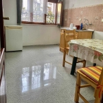 Дава се под наем Тристаен апартамент в Бургас, Център - 90 кв.м за 127.5 € - Снимка #1