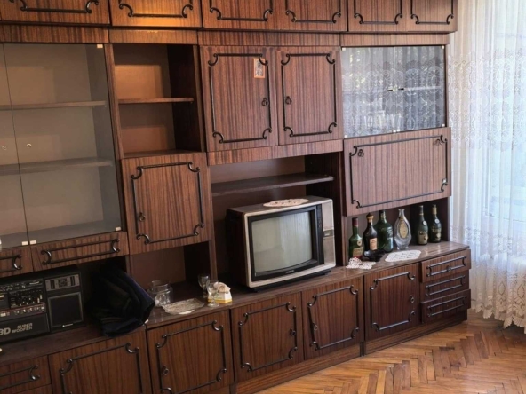 Двустаен апартамент в Плевен, Сторгозия - 64 кв.м за 1093 €/кв.м - Снимка #1