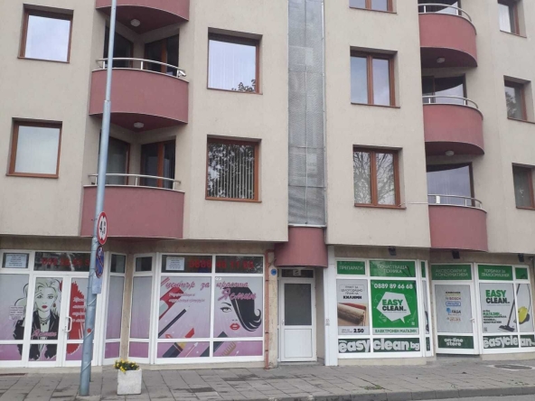 Дава се под наем Четиристаен апартамент в Пловдив, Център - 107 кв.м за 700 € - Снимка #1