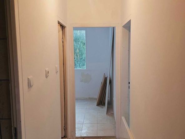 Тристаен апартамент в Казанлък - 86 кв.м за 712 €/кв.м - Снимка #1