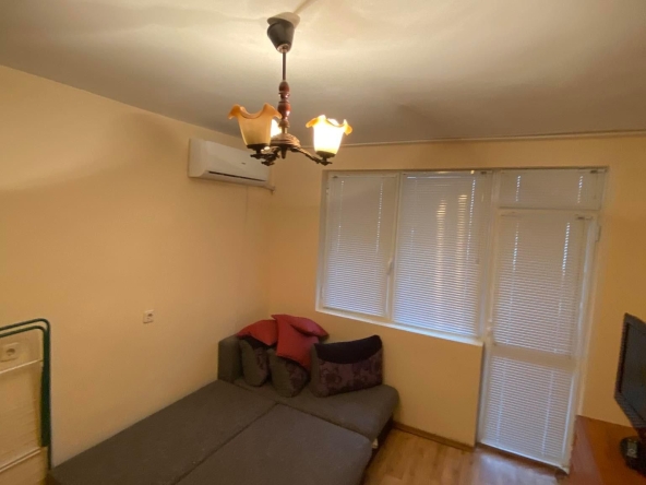 Дава се под наем Двустаен апартамент в Бургас, Възраждане - 53 кв.м за 382.5 € - Снимка #1