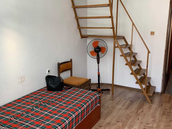 Дава се под наем Двустаен апартамент в Бургас, Възраждане - 40 кв.м за 200 € - Снимка #1