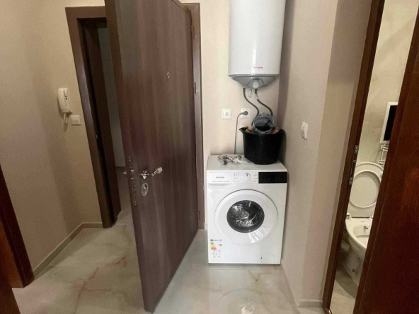 Дава се под наем Двустаен апартамент в Бургас, Изгрев - 67 кв.м за 400 € - Снимка #1