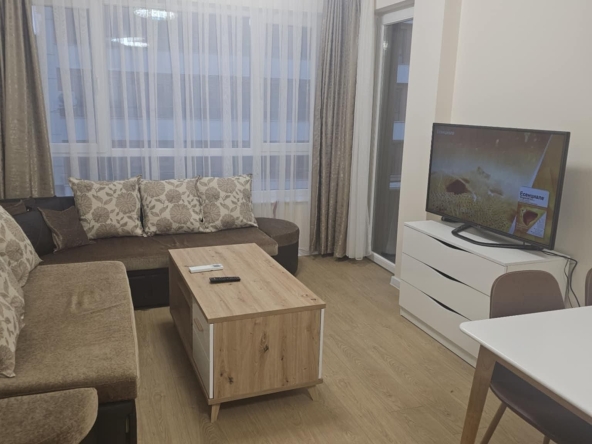 Дава се под наем Тристаен апартамент в София, Малинова долина - 90 кв.м за 900 € - Снимка #1